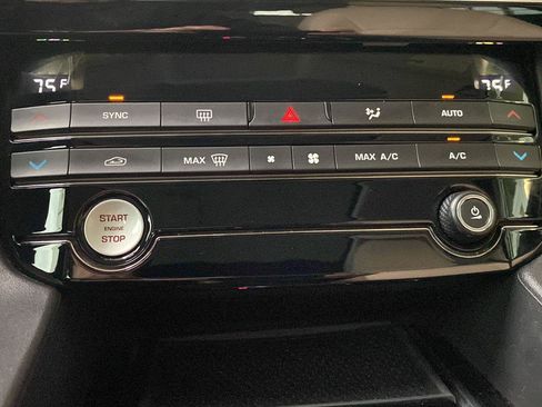 Used 2020 Jaguar F-PACE Premium AWD/4WD image 34