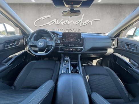 Used 2024 Nissan Pathfinder SV FWD image 20