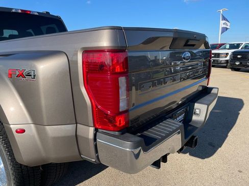 Used 2022 Ford F350 XLT w/ FX4 Off-Road Package image 35
