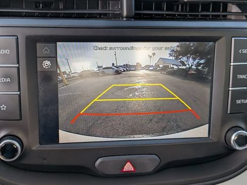 Certified 2025 Kia Soul LX w/ LX Technology Package FWD image 21