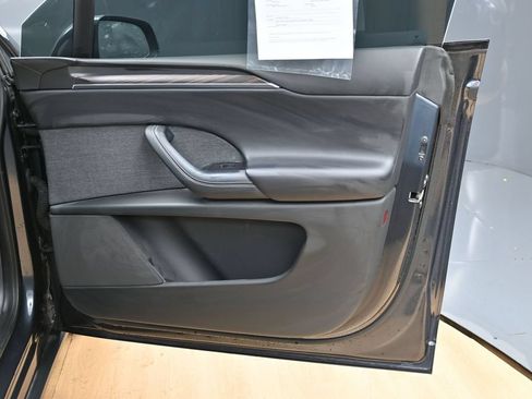 Used 2024 Tesla Model X AWD/4WD image 40