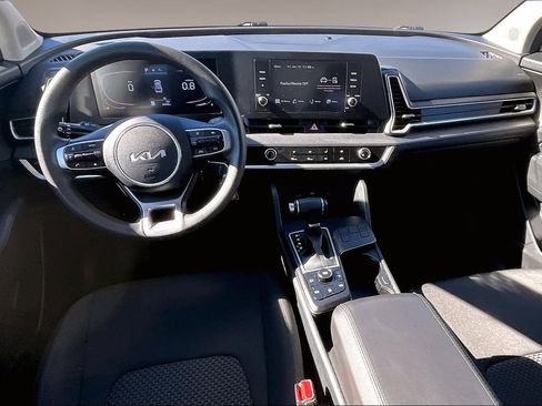 Used 2024 Kia Sportage LX image 7