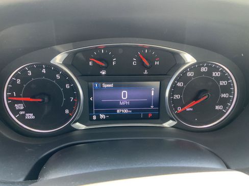 Used 2021 GMC Acadia SLE w/ Elevation Edition FWD image 10