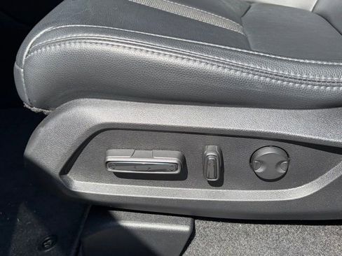 Certified 2025 Honda Pilot EX-L image 17