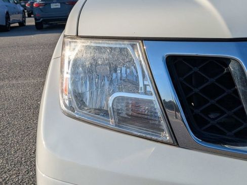 Used 2017 Nissan Frontier SV w/ SV Value Truck Package image 9