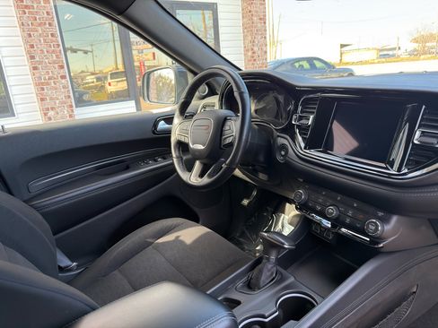 Used 2023 Dodge Durango SXT image 9