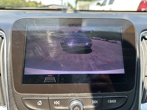 Used 2020 Chevrolet Malibu LT FWD image 16