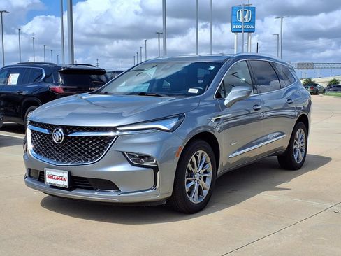 Used 2023 Buick Enclave Avenir w/ Avenir Technology Package AWD/4WD image 4