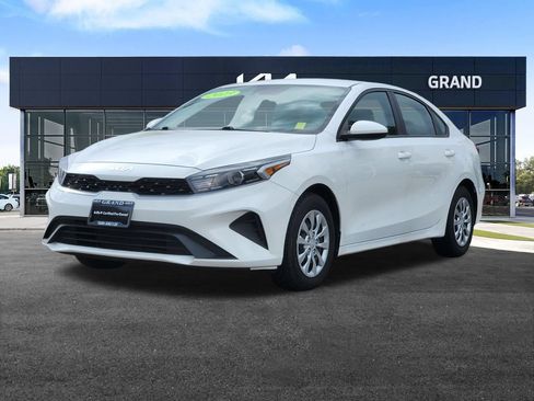 Certified 2023 Kia Forte LX FWD image 5