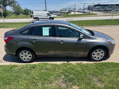 Used 2012 Ford Focus SE FWD image 6