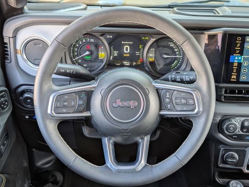 Used 2025 Jeep Wrangler Backcountry image 24