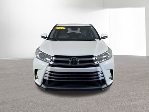 Used 2017 Toyota Highlander Limited image 16