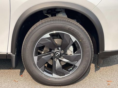 New 2026 Nissan Rogue SV AWD/4WD image 9