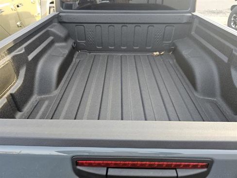 Used 2026 Jeep Gladiator Sport AWD/4WD image 7