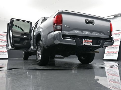 Used 2019 Toyota Tacoma SR5 image 34