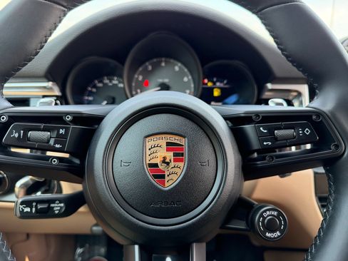 Certified 2022 Porsche Macan S AWD/4WD image 31