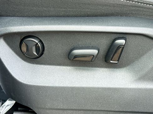 Used 2023 Volkswagen Atlas SE w/ Panoramic Sunroof Package image 25