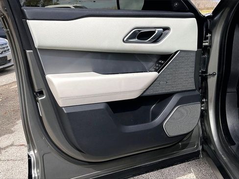 Used 2020 Land Rover Range Rover Velar R-Dynamic S image 17