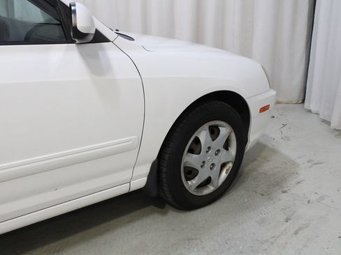 Used 2004 Hyundai Elantra GLS FWD image 23