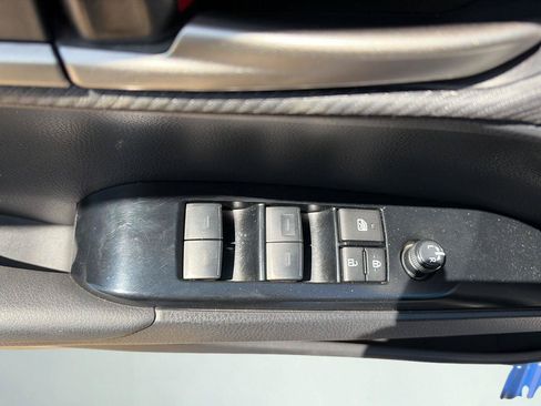 Used 2025 Toyota Camry SE FWD image 18
