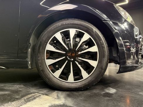 Used 2012 Volkswagen GTI 4-Door FWD image 17