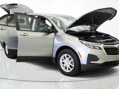 Used 2023 Chevrolet Equinox LS w/ LS Convenience Package AWD/4WD image 11
