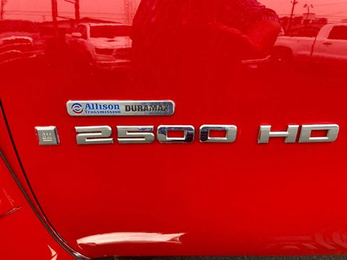 Used 2008 GMC Sierra 2500 SLT w/ Z71 Off-Road Package AWD/4WD image 18