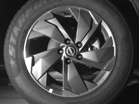 Used 2025 Nissan Rogue SV FWD image 13