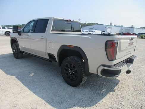 New 2026 GMC Sierra 2500 AT4 w/ AT4 Premium Plus Package AWD/4WD image 9