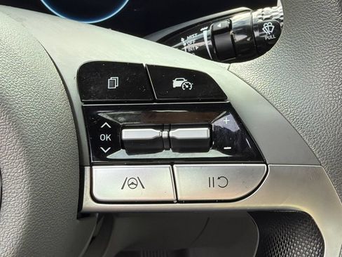 Used 2024 Hyundai Elantra SEL FWD image 25