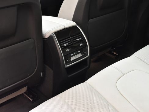 Used 2023 BMW X5 xDrive40i w/ Executive Package AWD/4WD image 18