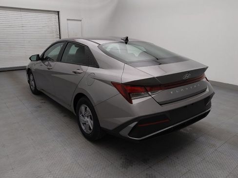 Used 2024 Hyundai Elantra SE FWD image 5