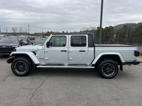 Used 2023 Jeep Gladiator Overland w/ Trailer Tow Package image 4
