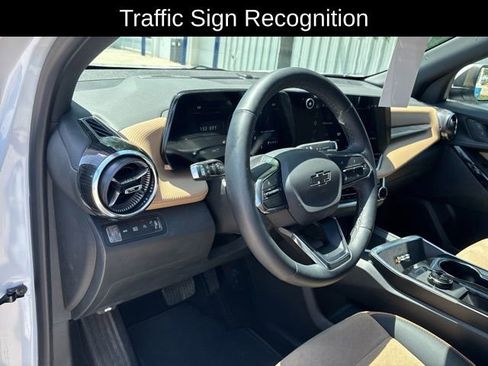 Certified 2025 Chevrolet Equinox ACTIV w/ Safety and Technology Package AWD/4WD image 11