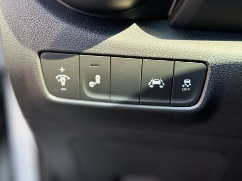 Used 2021 Hyundai Kona SEL FWD image 17