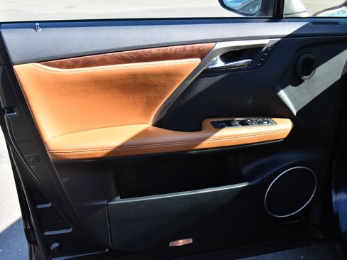 Used 2022 Lexus RX 350L FWD w/ Premium Package image 16