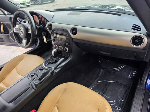 Used 2011 MAZDA MX-5 Miata Grand Touring w/ Premium Pkg RWD image 29