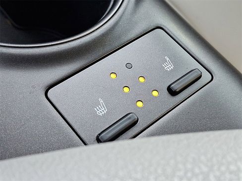 Used 2022 Toyota Camry SE image 24