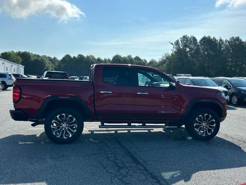 Used 2024 GMC Canyon Denali AWD/4WD image 8