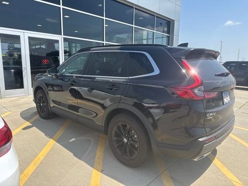 Used 2025 Honda CR-V Sport-L image 4