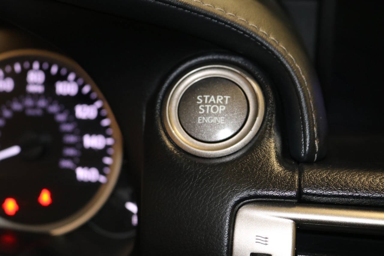 Used 2016 Lexus IS 200t w/ Navigation System Package RWD image 39
