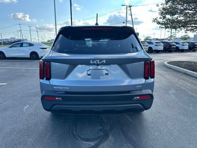 Used 2023 Kia Sorento LX AWD/4WD image 8