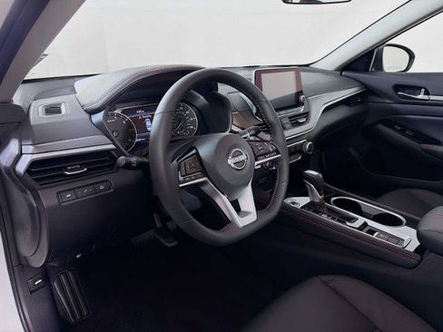 Certified 2025 Nissan Altima 2.5 SR AWD/4WD image 7
