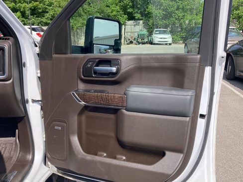 Used 2022 GMC Sierra 3500 Denali w/ Denali Ultimate Package image 15