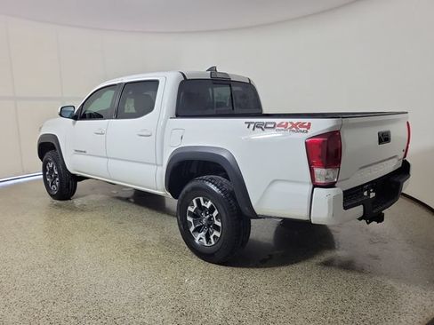 Used 2019 Toyota Tacoma TRD Off-Road AWD/4WD image 7