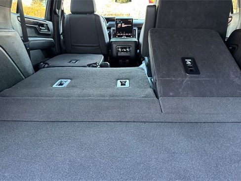 Used 2025 GMC Yukon Denali image 16