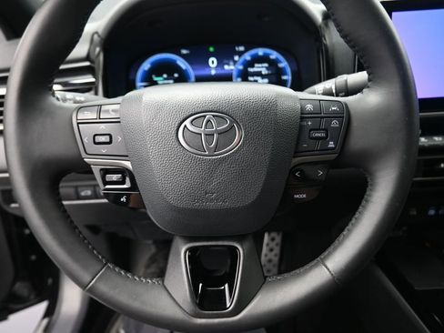 Used 2025 Toyota Camry XSE FWD image 7