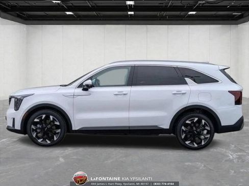 Certified 2025 Kia Sorento SX FWD image 2
