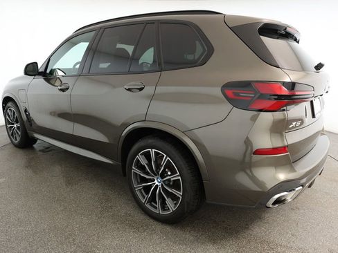 Used 2024 BMW X5 xDrive50e w/ M Sport Package image 6