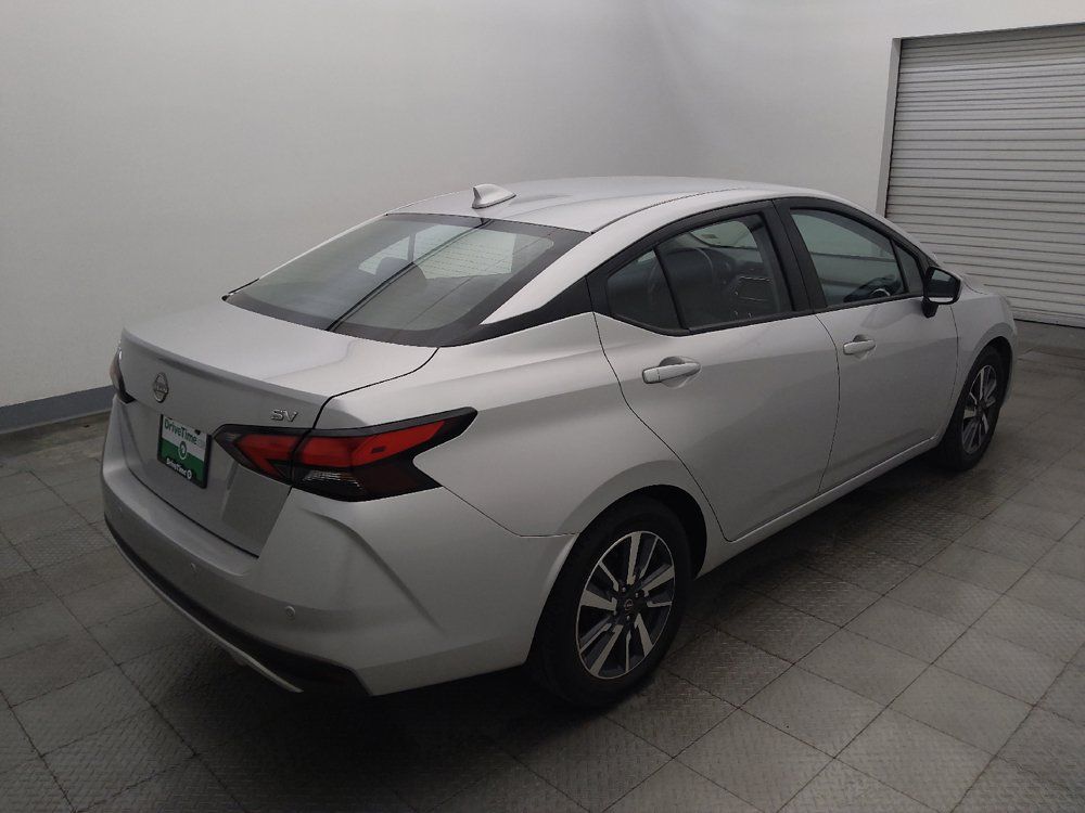 Used 2023 Nissan Versa SV FWD image 9